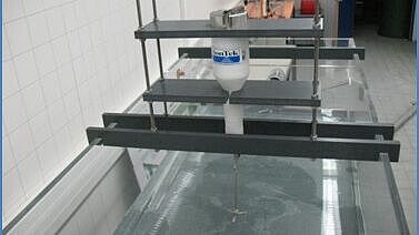 Acoustic Doppler Velocimeter im Wasserbaulabor